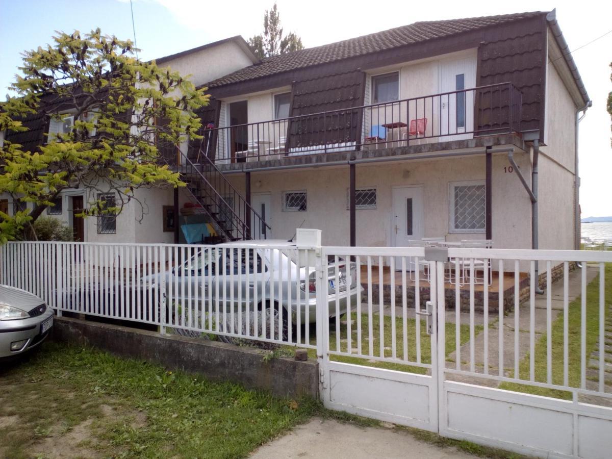 Vizparti Apartmanok Szántód المظهر الخارجي الصورة
